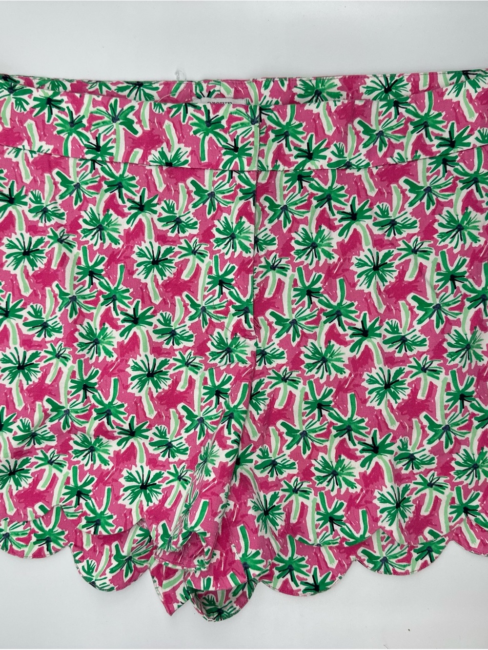 Women’s Crown & Ivy Palm Tree Scallop Hem Shorts